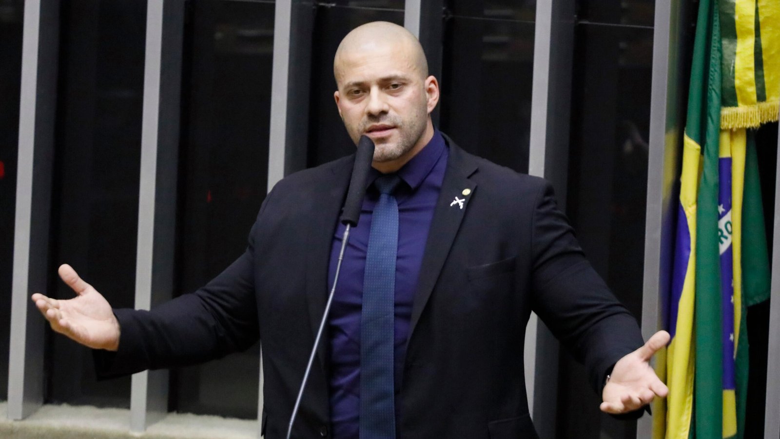 Médico envia laudo a Moraes e indica cirurgia para Daniel Silveira
