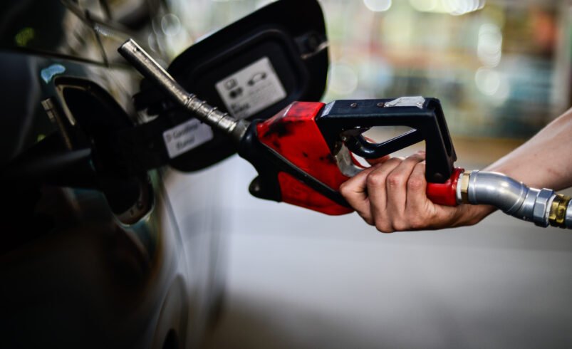 Preço do petróleo cai após acordo entre EUA e Irã